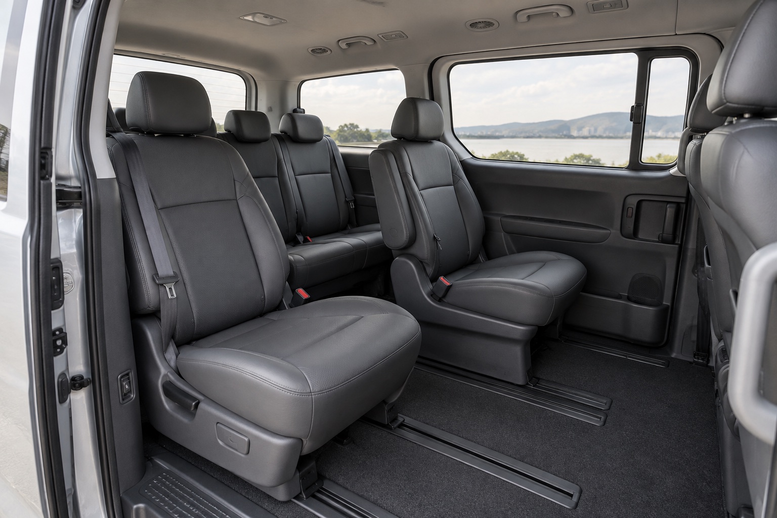 Hyundai H1 passenger interior